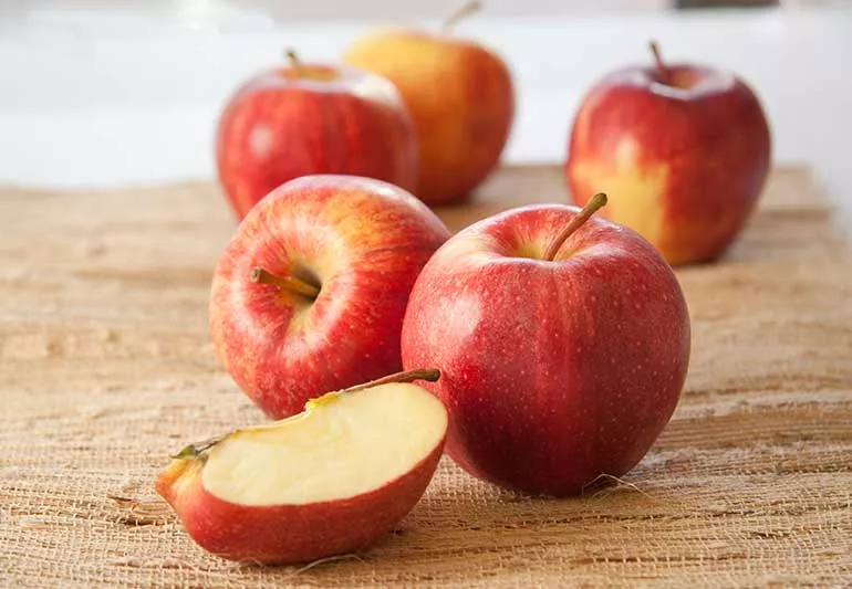 Apples-184940975-770x533-1_jpg