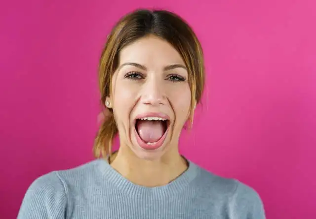 Face-Lift-is-an-easy-exercise-to-get-rid-of-a-double-chin