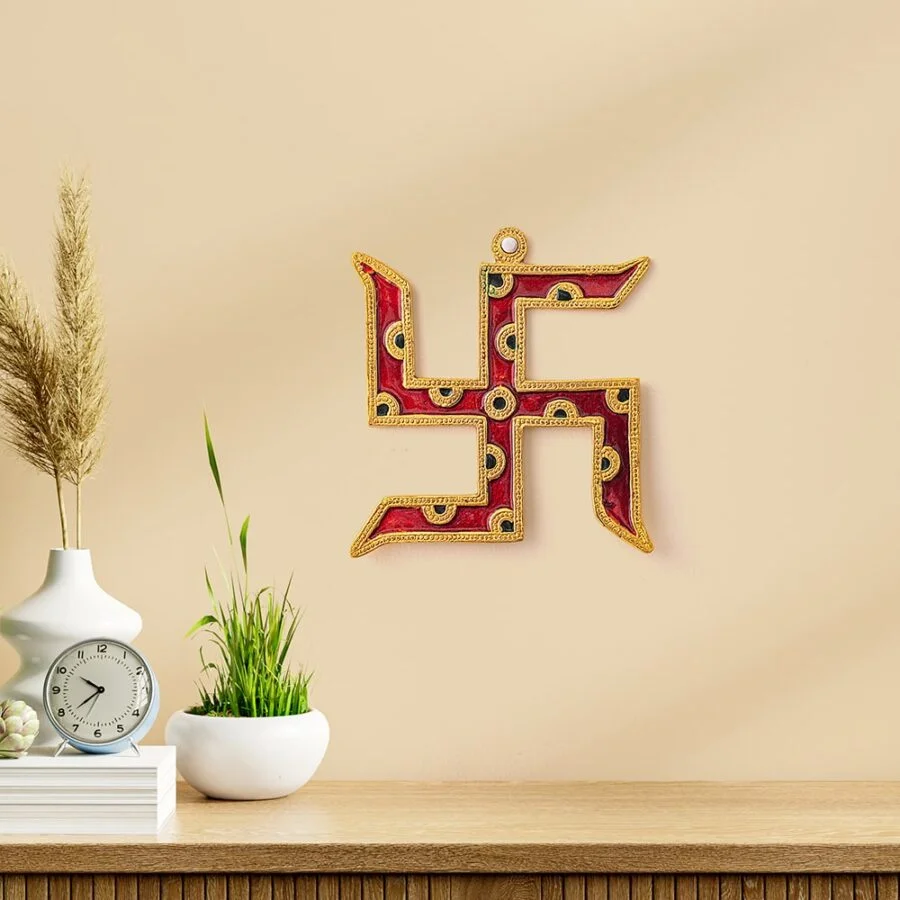 interior-cream-color-wall-mockup-with-green-plant-3d-rendering-copy-2-min-900x900