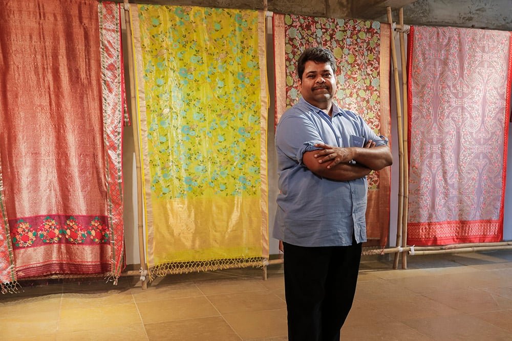 2-Gaurang-with-his-saree-collections